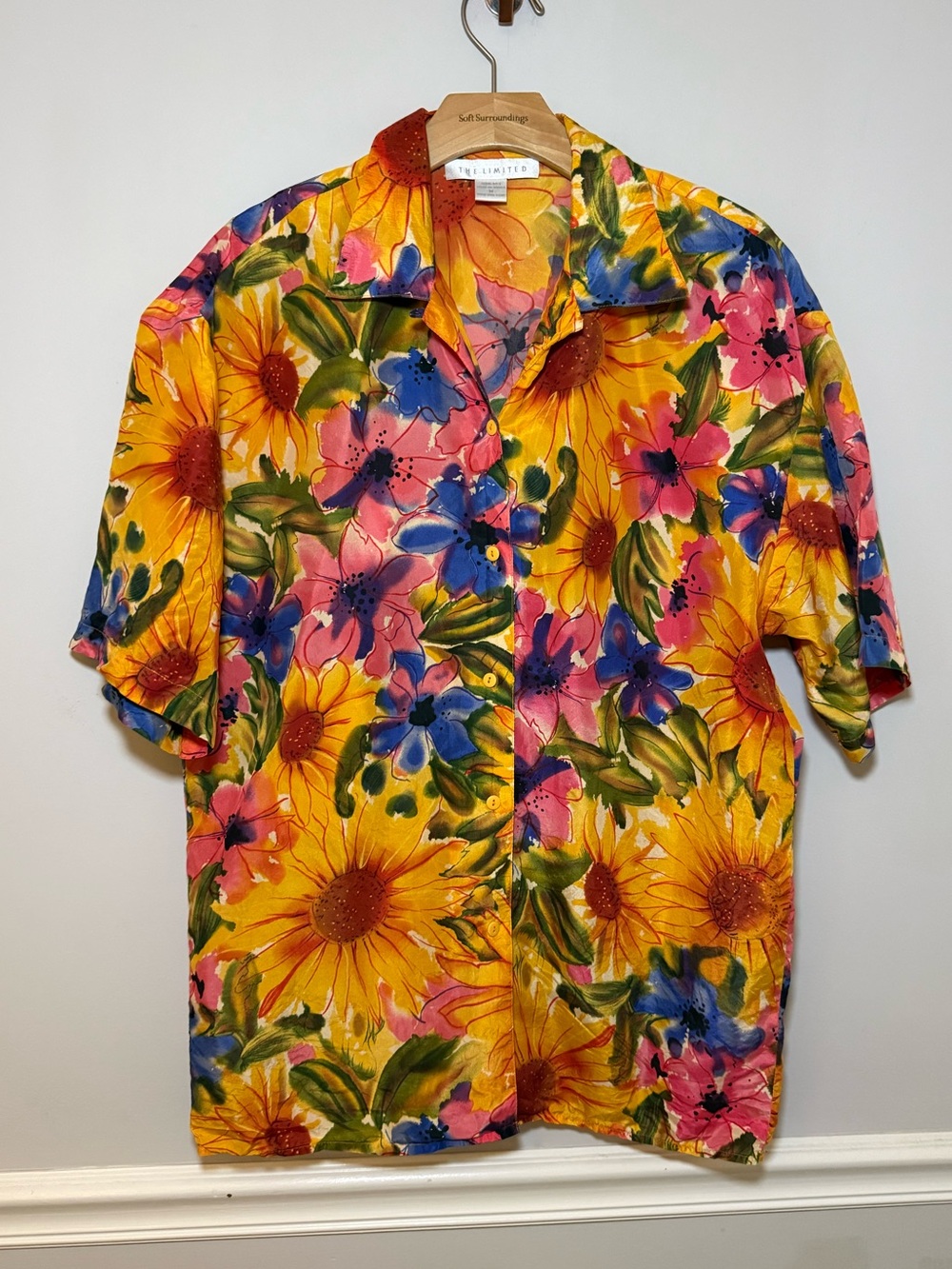 Vintage 90’s The Limited silk sunflower floral button down short sleeve shirt. M